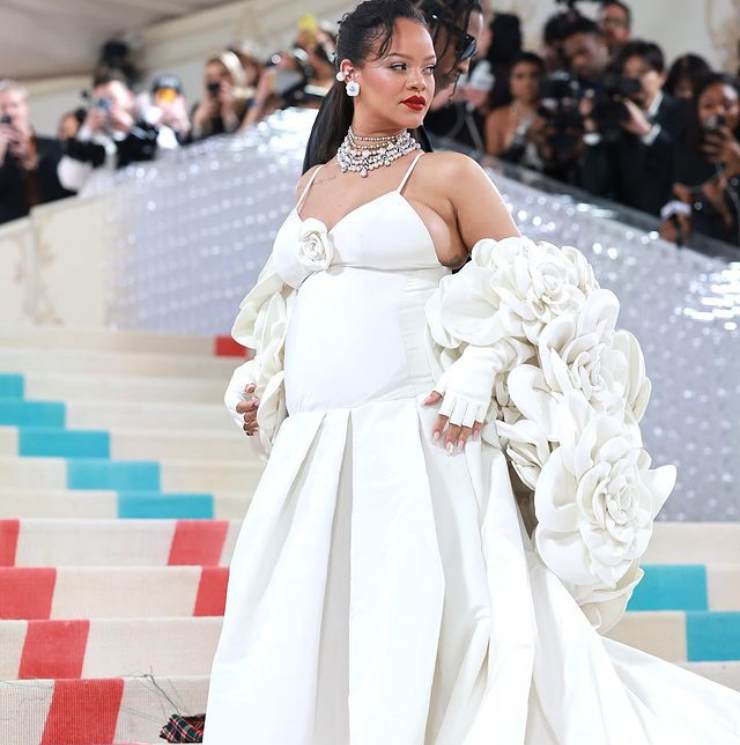 Critiche contro il look da Met Gala di Rihanna