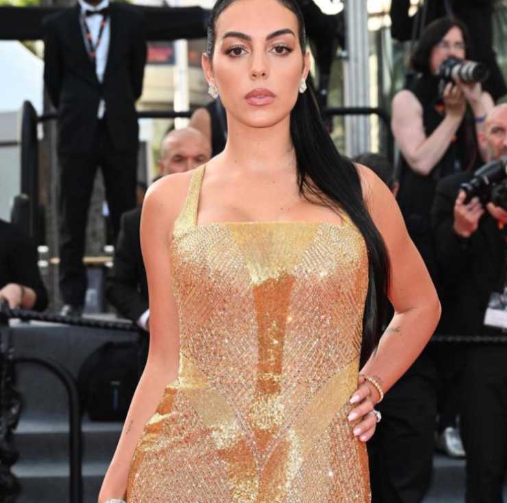 Il look di Georgina al Festival di Cannes