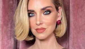 Chiara Ferragni con caschetto