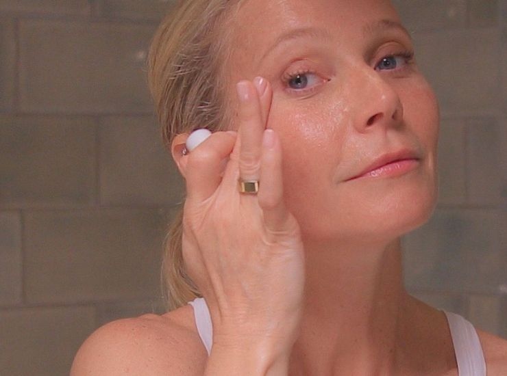 Gwyneth Paltrow allo specchio