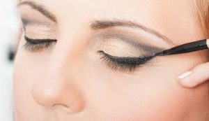 eyeliner over 40 - modaeimmagine.it