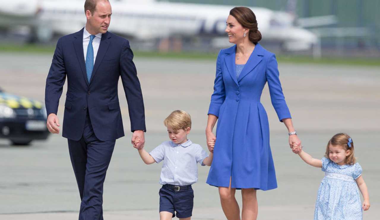 royal family colore blu - modaeimmagine.it