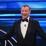 Amadeus sul palco di Sanremo