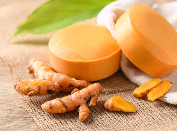 sapone curcuma - modaeimmagine.it