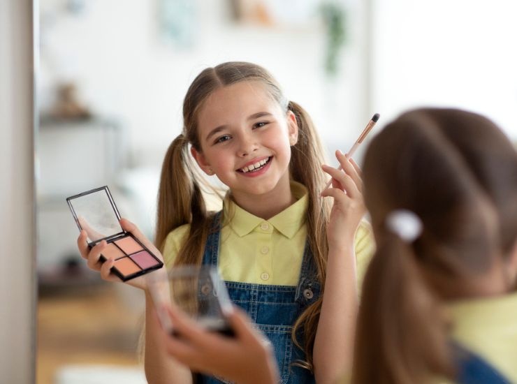 Bambina con make up